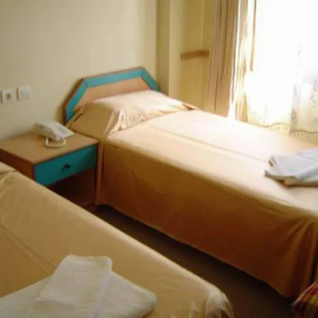 Hotell The Palm Club *