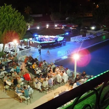 The Palm Club * كوشاداسيه