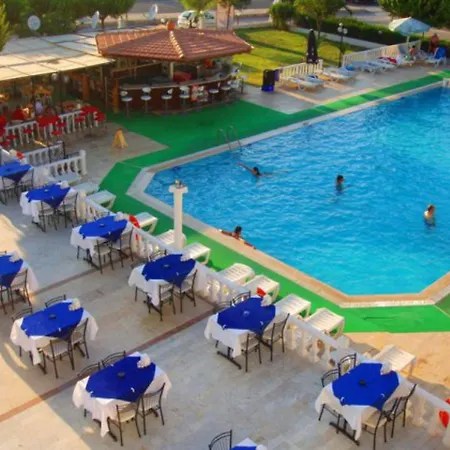 The Palm Club كوشاداسيه