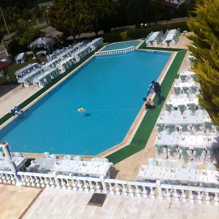 The Palm Club فندق *