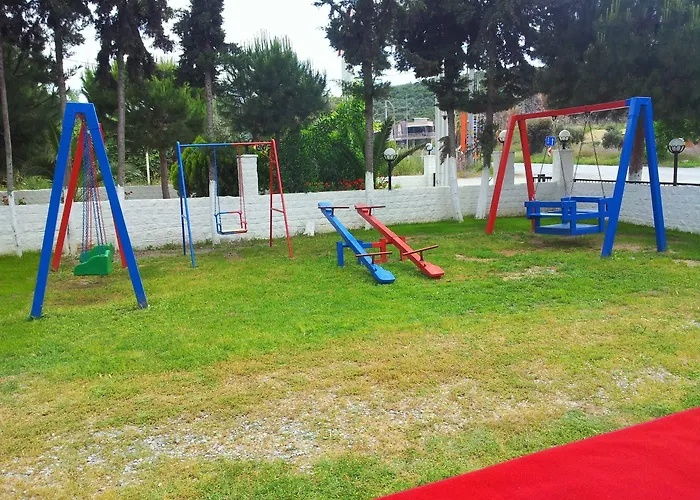 The Palm Club Otel *