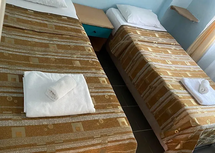 The Palm Club Otel *