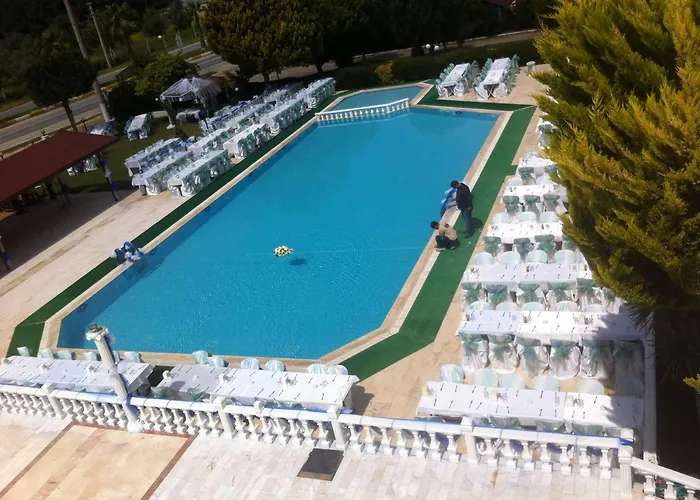 The Palm Club Otel *